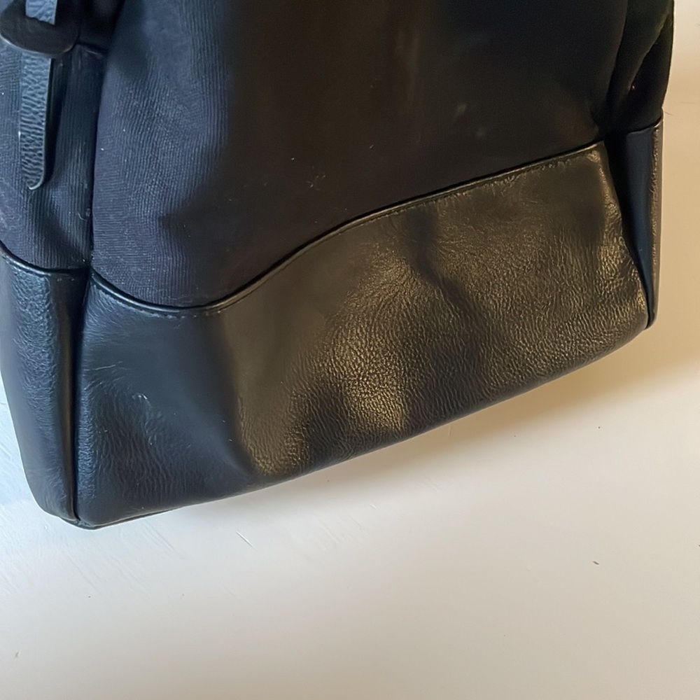 ASOS small black backpack - Picture 3 of 3